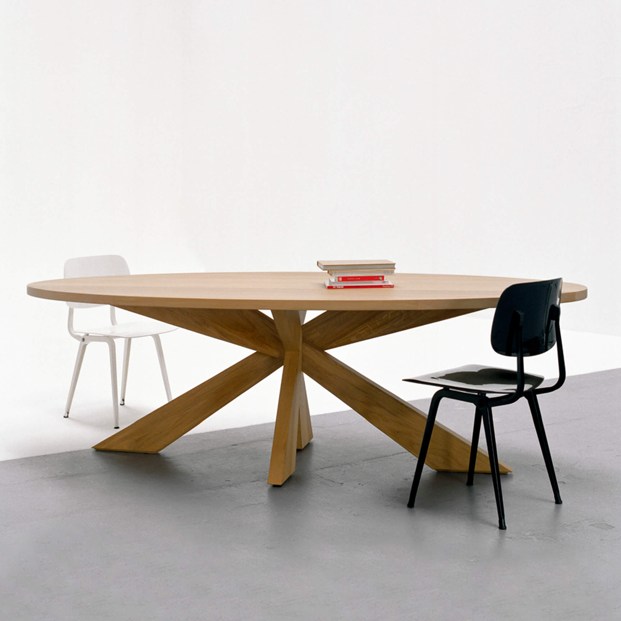 ovale design eettafel eiken matte lak