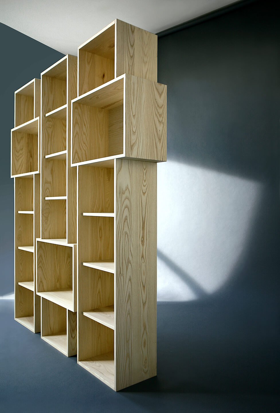 vlecht kast hout zijkant arp design