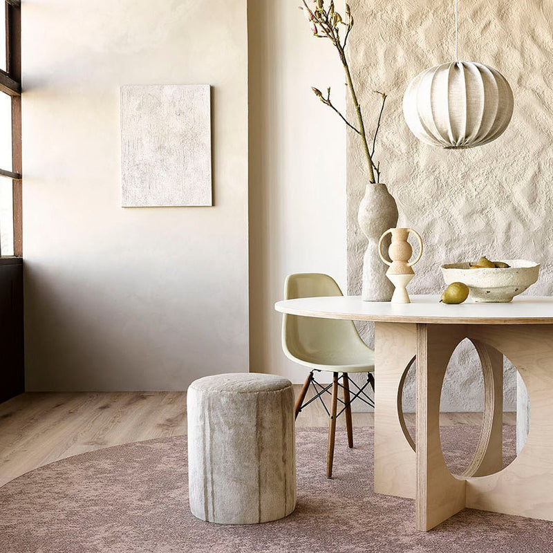 Pupil wit blad beuken poot roze kleed met grote ramen