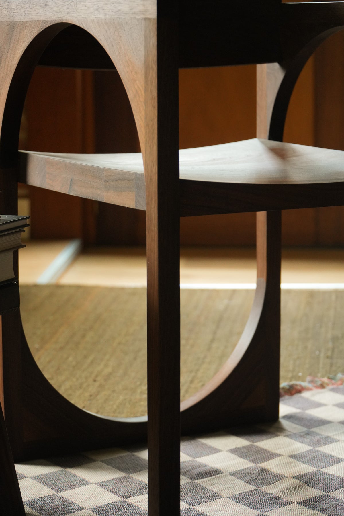 arpdesign-loupe-stoel-noten-detail2