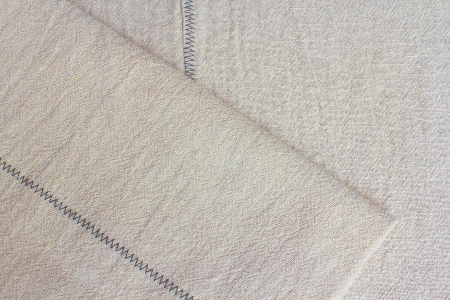 ovaal tafelkleed lichtbeige