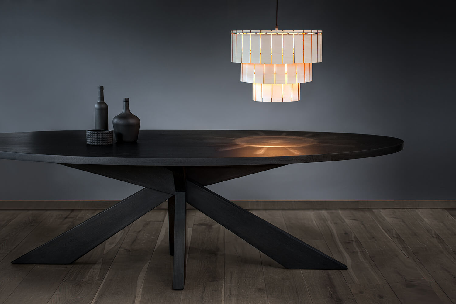 ovale design tafel eiken zwarte beitsolie sfeerbeeld