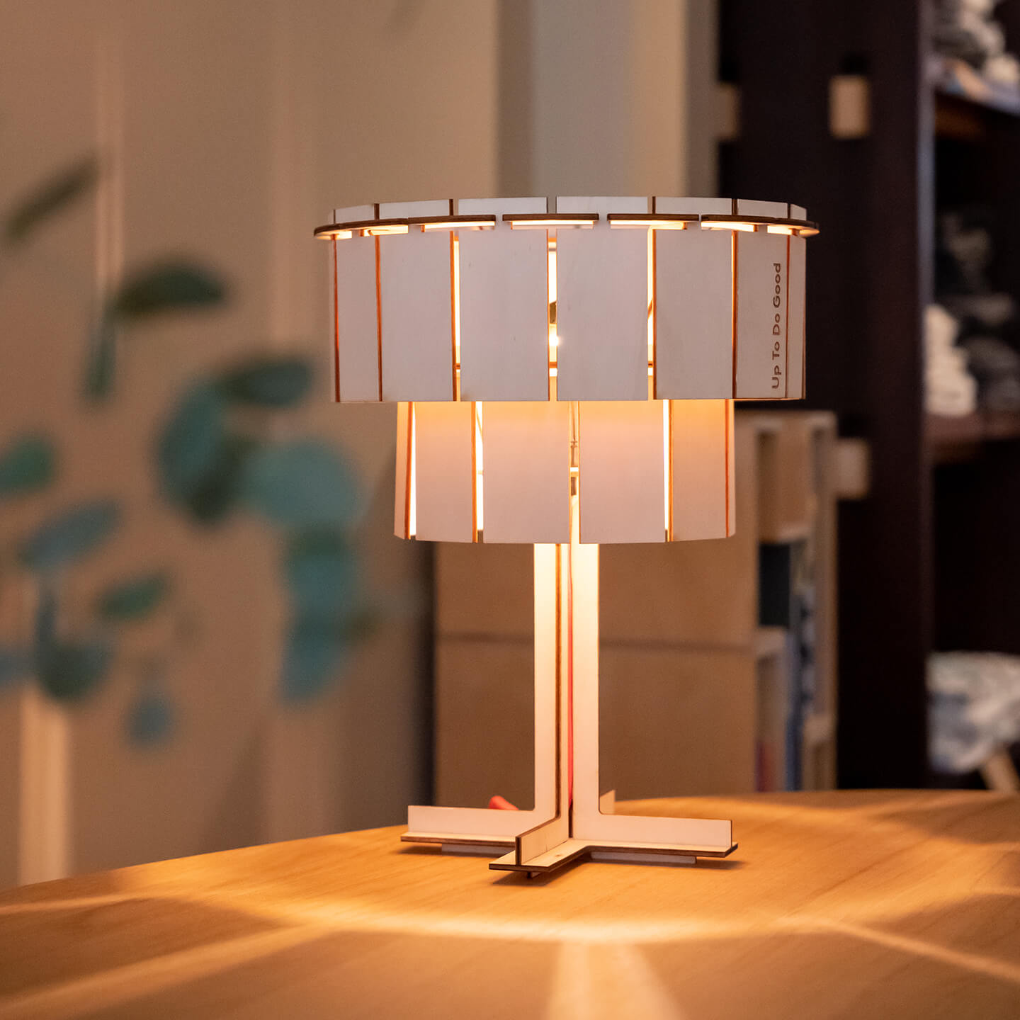staande houten lamp Baby Taglight Arp design