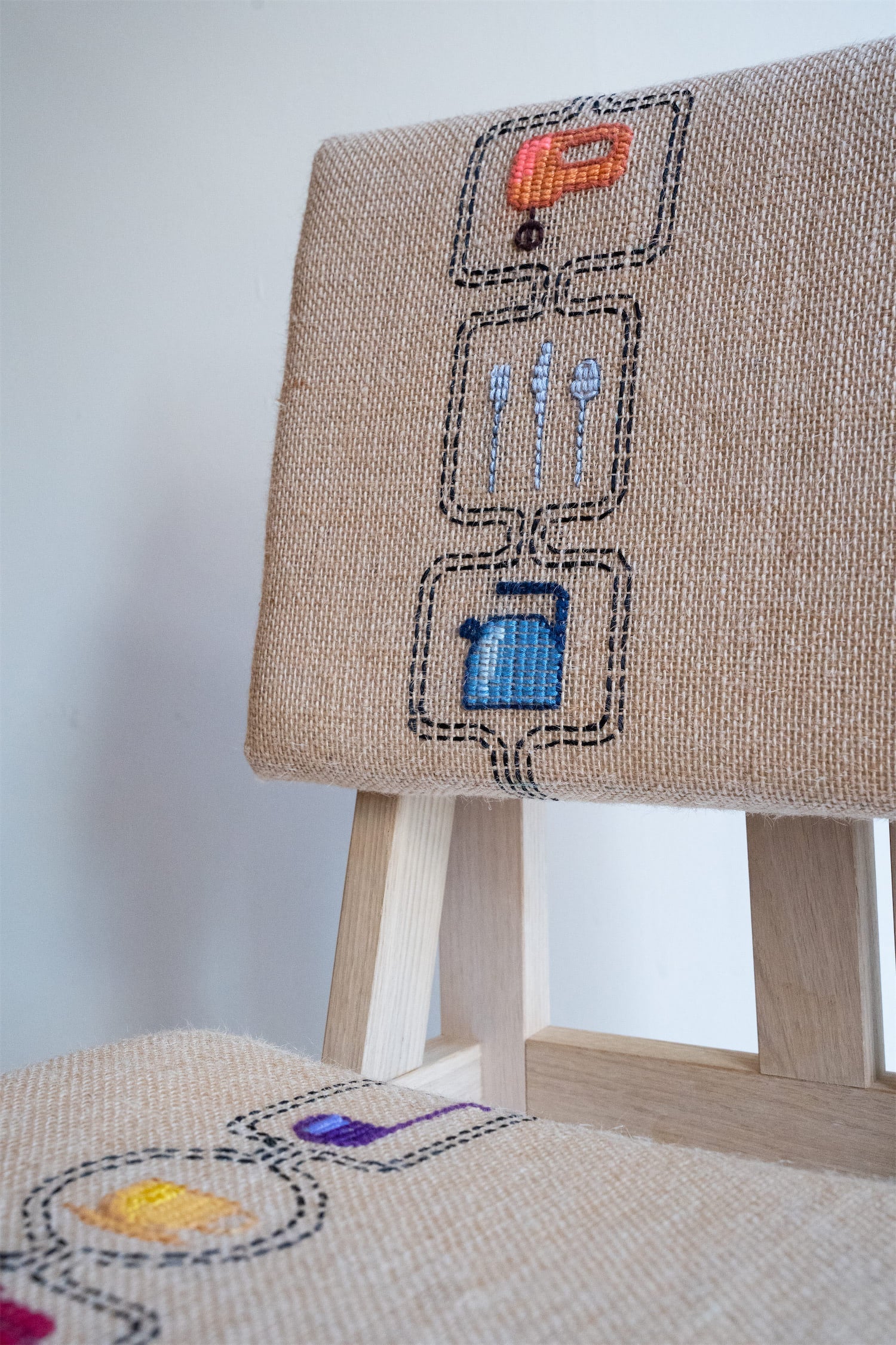 Pretty Ordinary Kitchen stoel | Arp design